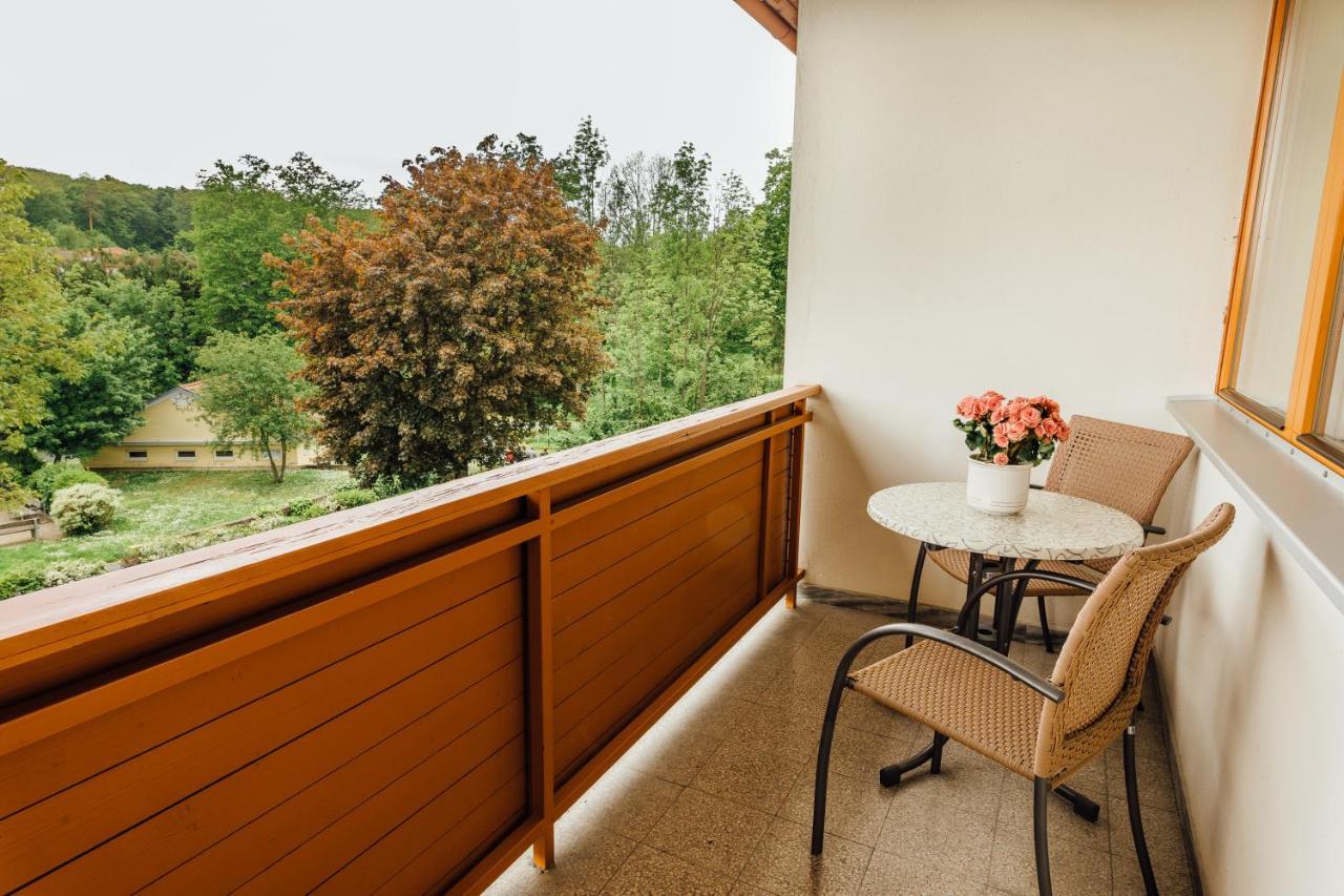 Hotel Zum Kastell Bad Tatzmannsdorf Esterno foto